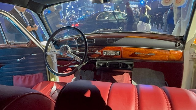 Ngắm dàn xe cổ Mercedes - Benz tại sự kiện E - Class mới nhất - Ảnh 4. Ngắm dàn xe cổ Mercedes - Benz tại sự kiện E - Class mới nhất - Ảnh 4.