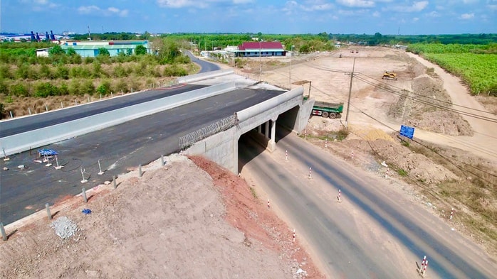 Thủ tướng Chính phủ khảo sát dự án cao tốc Biên Hoà - Vũng Tàu- Ảnh 4. Thủ tướng Chính phủ khảo sát dự án cao tốc Biên Hoà - Vũng Tàu- Ảnh 4.