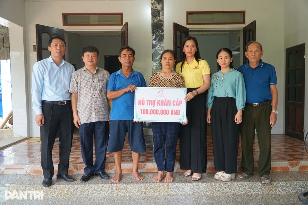 Người mẹ đau buồn kể về thời khắc trắng đêm tìm con mất tích trong mưa lũ - 2 Người mẹ đau buồn kể về thời khắc trắng đêm tìm con mất tích trong mưa lũ - 2