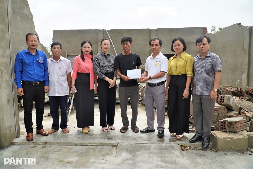 Bạn đọc Dân trí giúp đồng bào miền Trung sớm ổn định cuộc sống sau bão - 1