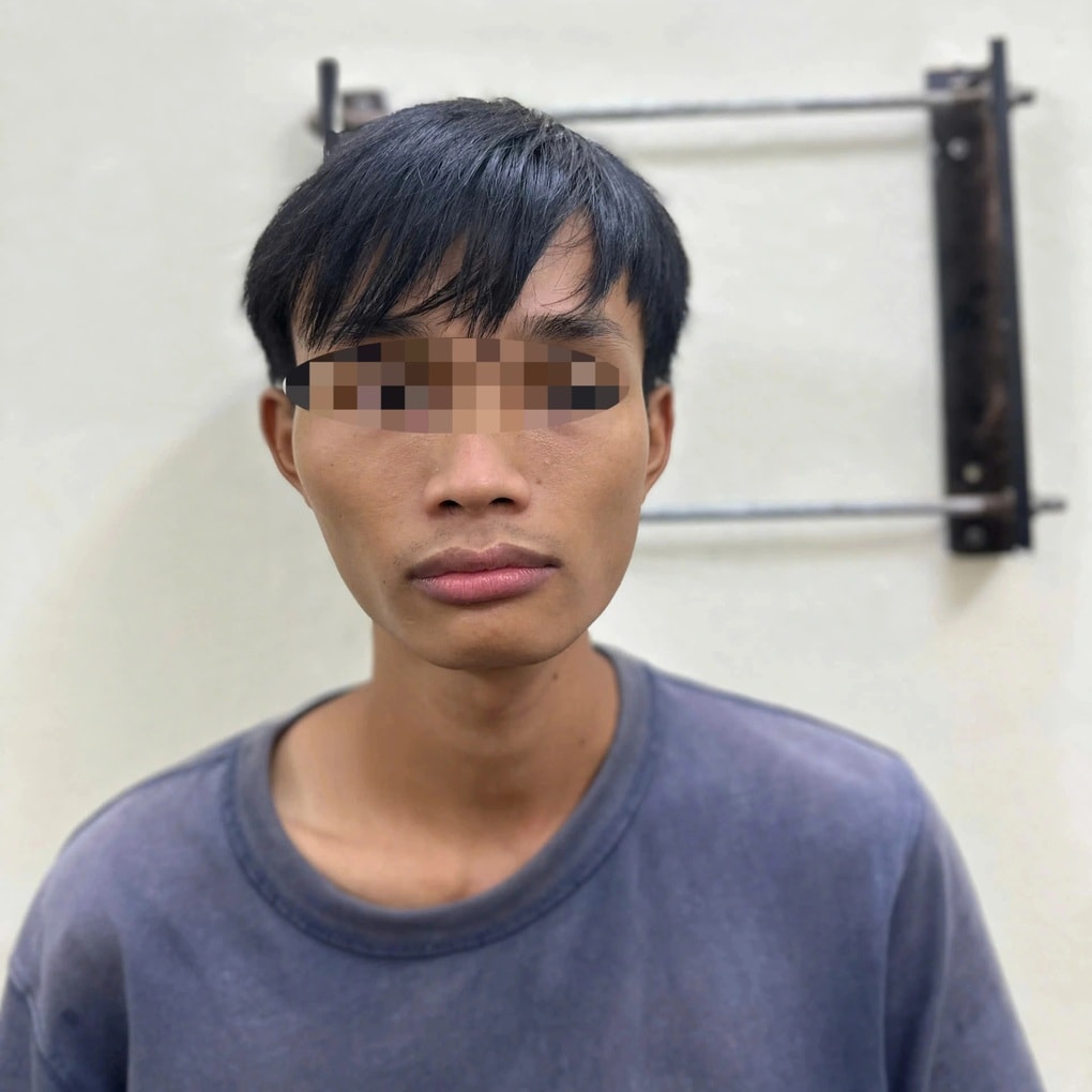 Xác minh vụ người bán hàng rong ở Hà Nội có hành vi quấy rối du khách nữ - 2 Xác minh vụ người bán hàng rong ở Hà Nội có hành vi quấy rối du khách nữ - 2