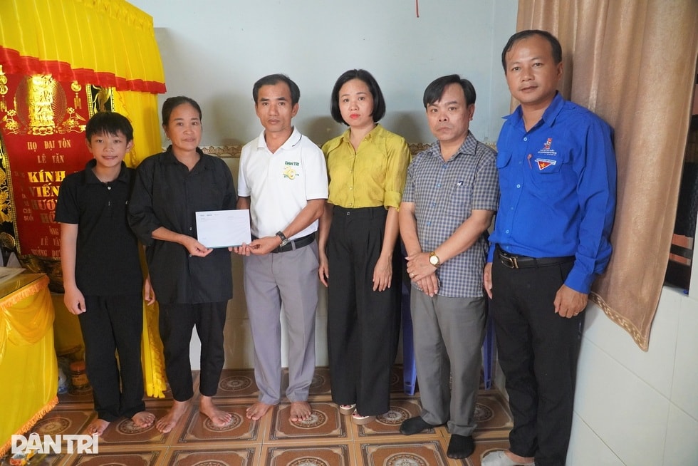 Bạn đọc Dân trí giúp đồng bào miền Trung sớm ổn định cuộc sống sau bão - 3