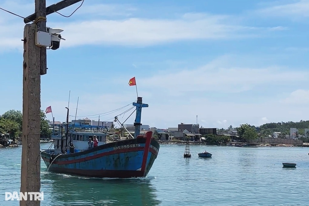 Truy vết những tàu cá biến mất trên biển  - 2 Truy vết những tàu cá biến mất trên biển  - 2