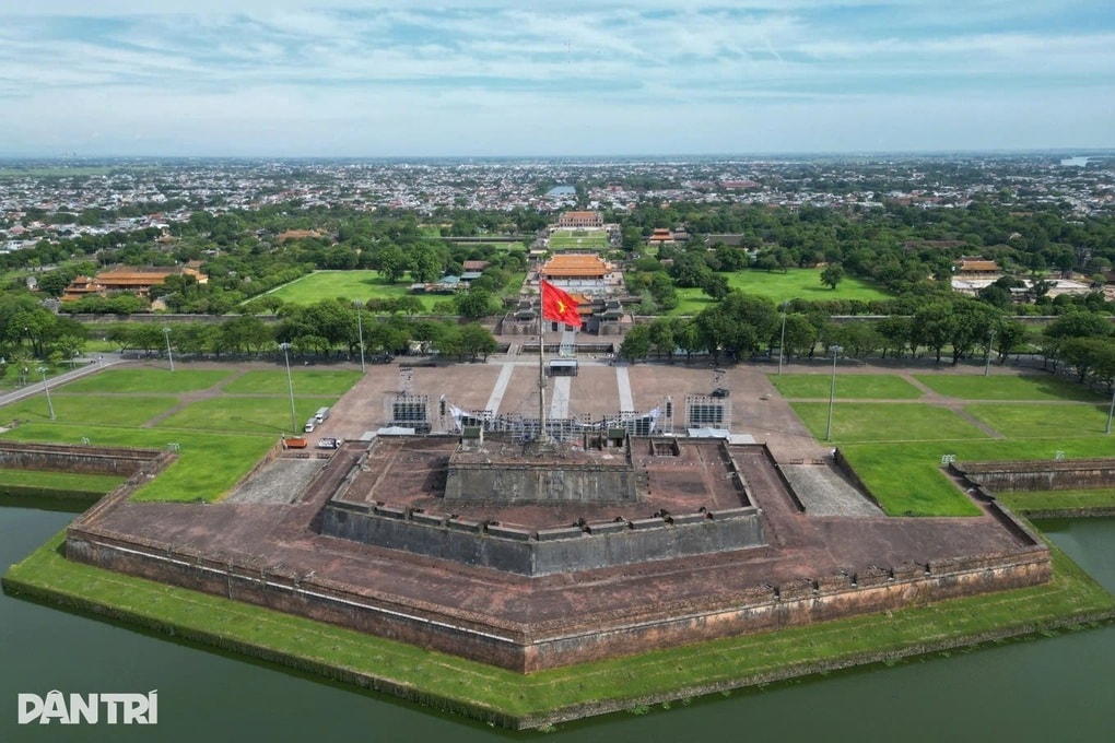 Huế biến di sản thành không gian lễ hội, mở rộng sức hút du lịch - 2 Huế biến di sản thành không gian lễ hội, mở rộng sức hút du lịch - 2