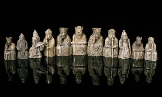 Các quân cờ trong Lewis Chessmen. Ảnh: Paganheim