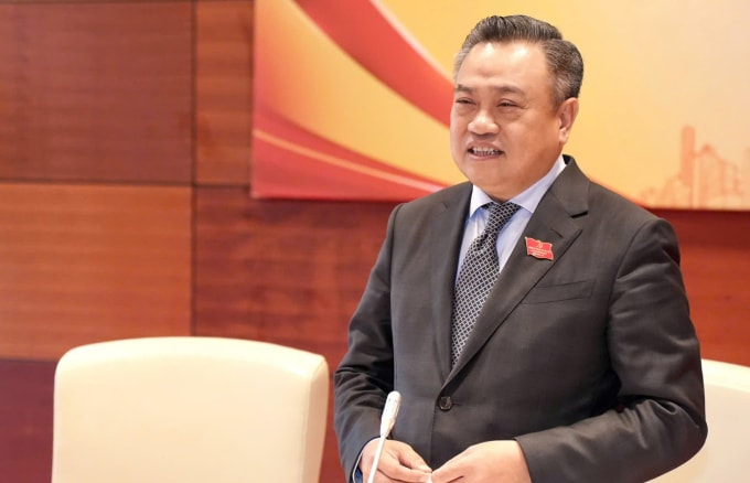 Chủ tịch UBND thành phố Trần Sỹ Thanh phát biểu tại Đại hội Đảng bộ thành phố. Ảnh: Hoàng Phong