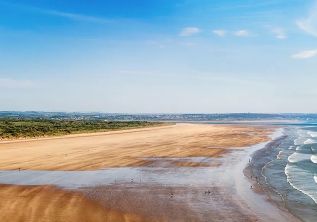 Bé trai đào được thứ đáng sợ trên bãi biển, người lớn lập gọi cảnh sát - Ảnh 1. Bé trai đào được thứ đáng sợ trên bãi biển, người lớn lập gọi cảnh sát - Ảnh 1.