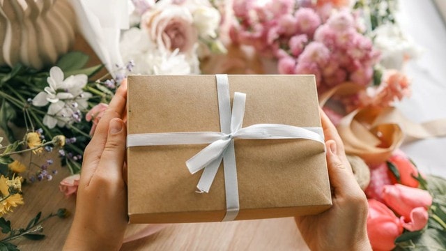 Quà 20/10 thiết thực: Đâu là lựa chọn xu hướng dịp lễ 2025? - Ảnh 4.