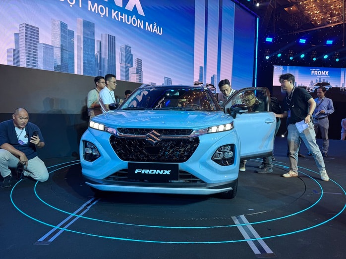 Suzuki Fronx ra mắt SUV mới: Đột phá trong thiết kế và hiệu suất nhiên liệu - Ảnh 1. Suzuki Fronx ra mắt SUV mới: Đột phá trong thiết kế và hiệu suất nhiên liệu - Ảnh 1.