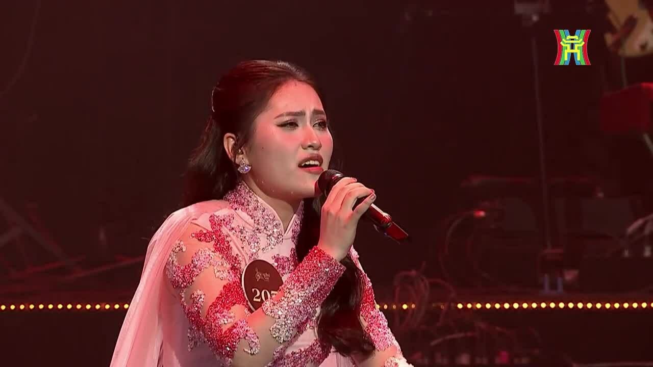 Cô gái Hà Tĩnh về nhất 'Tiếng hát Hà Nội'