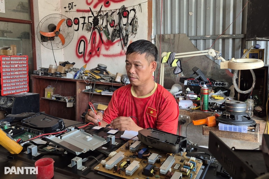 Bán tivi, vay ngân hàng để xuất ngoại, trở về với tiền tỷ xây nhà, mở xưởng - 1 Bán tivi, vay ngân hàng để xuất ngoại, trở về với tiền tỷ xây nhà, mở xưởng - 1
