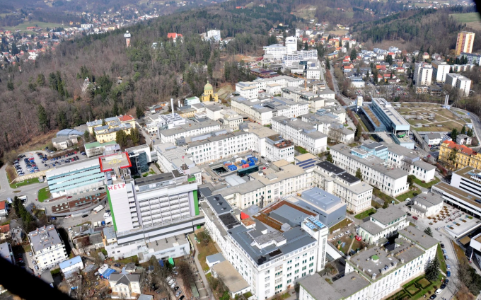 Bệnh viện Đại học Graz, nơi bác sĩ công tác. Ảnh: Telegraph