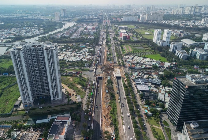 Nút giao Nguyễn Văn Linh - Nguyễn Hữu Thọ, cuối năm 2024. Ảnh: Quỳnh Trần
