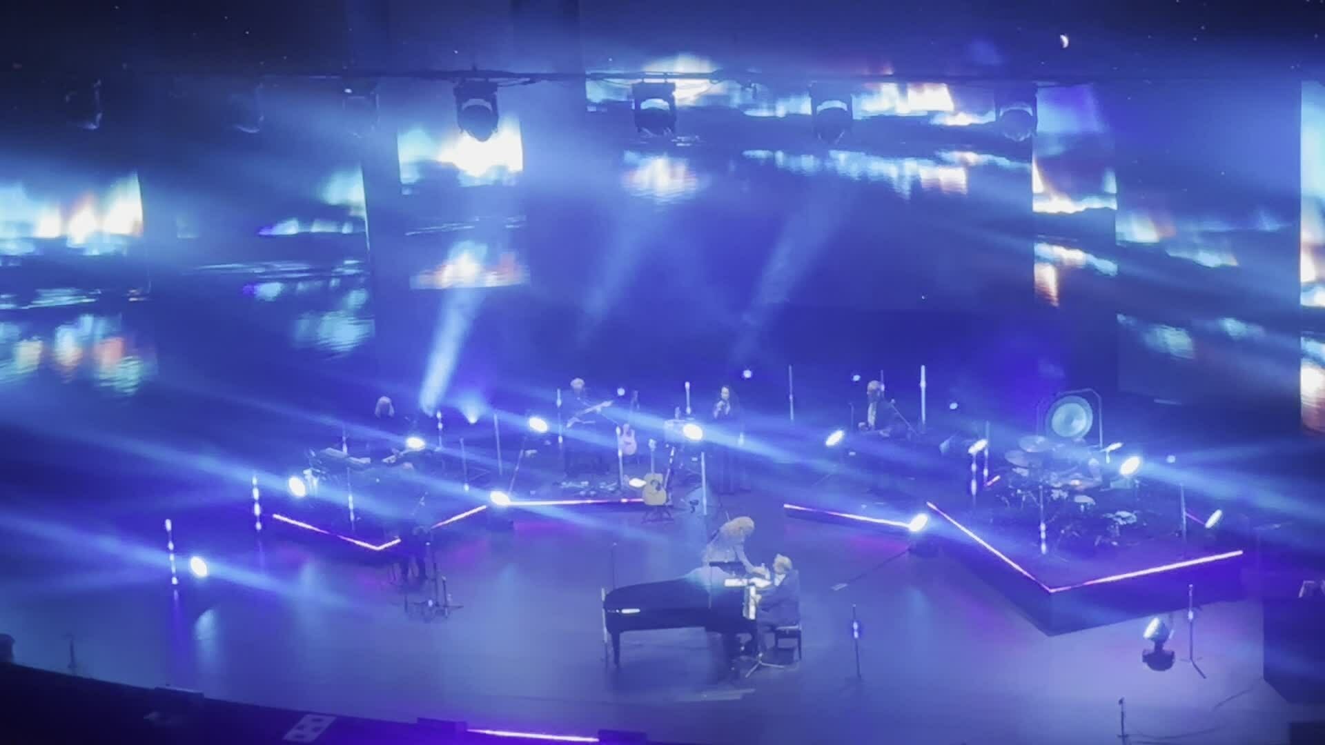 Secret Garden biểu diễn 'Nocturne'