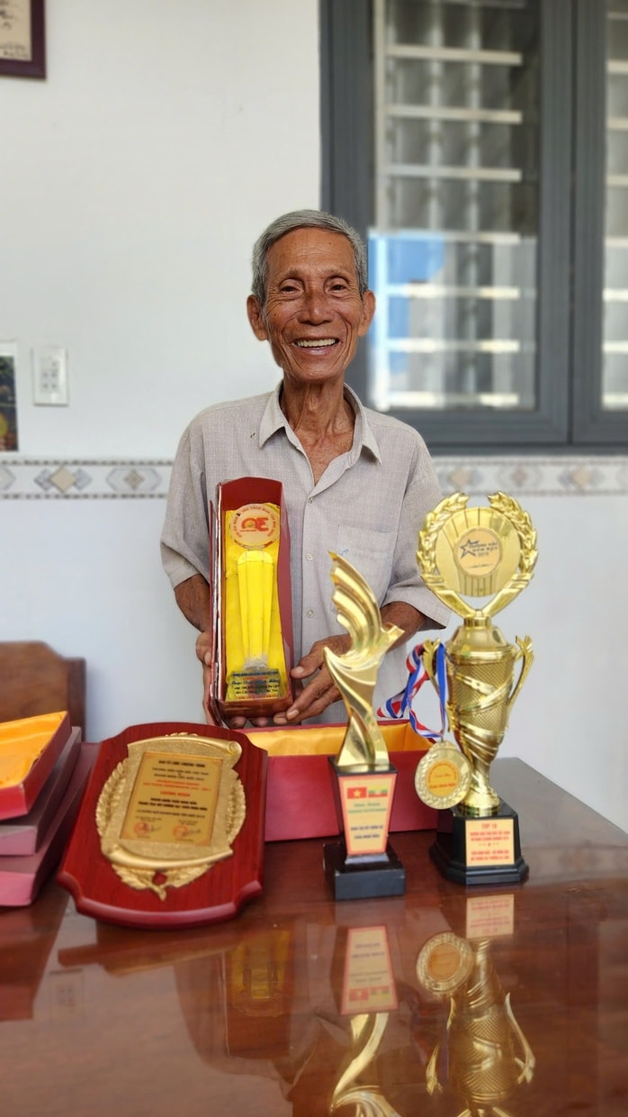 Cần Thơ: Nông dân 75 tuổi thu nhập hơn 1 tỉ đồng/năm nhờ giống mít  Cần Thơ: Nông dân 75 tuổi thu nhập hơn 1 tỉ đồng/năm nhờ giống mít