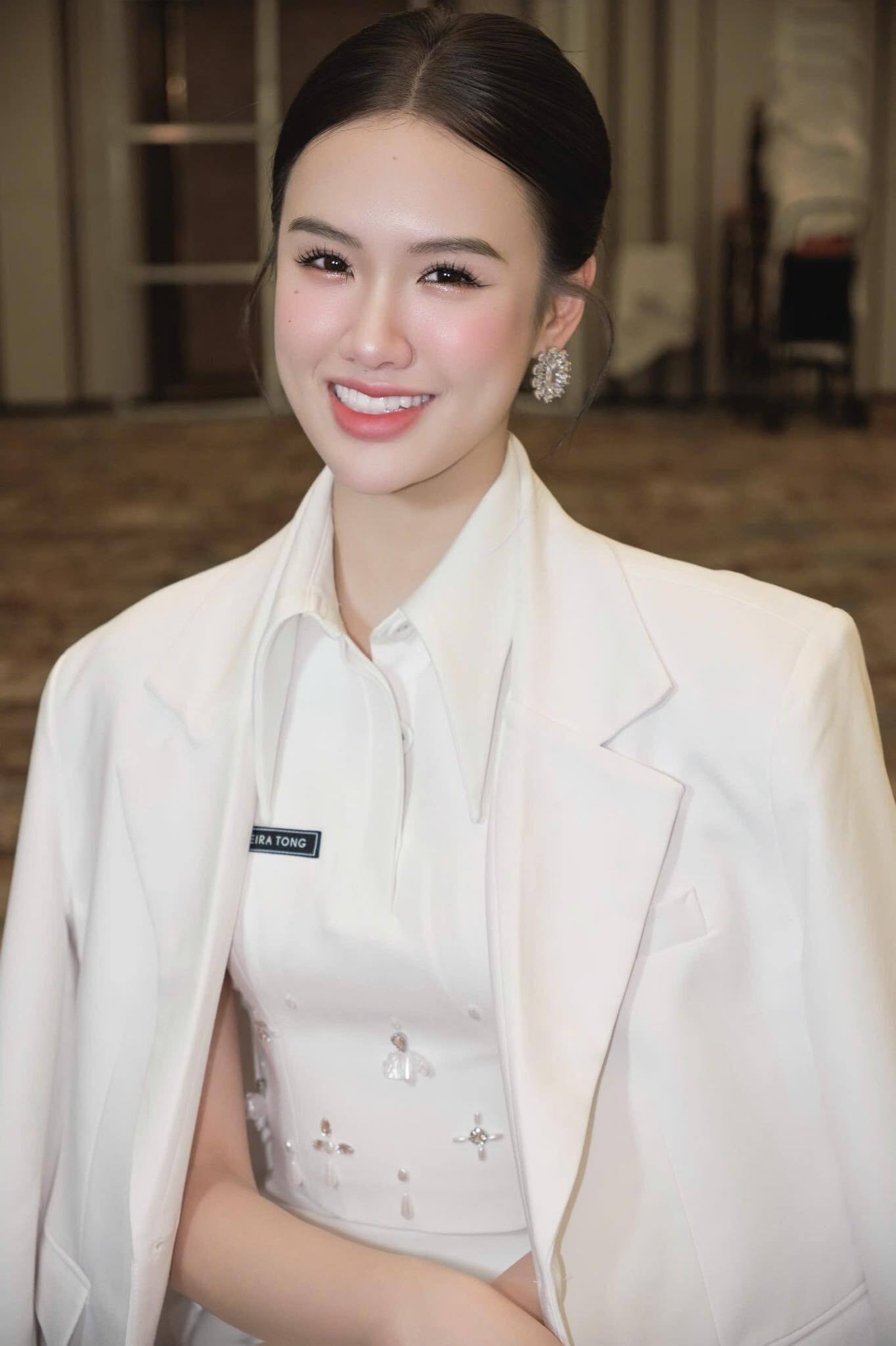 Sau khi đăng quang Á hậu, Trịnh Mỹ Anh cũng góp sức trong các chiến dịch dọn dẹp, chung tay khôi phục vẻ đẹp thiên nhiên và chia sẻ thông điệp này với cộng đồng. Cô cho rằng những bước đi nhỏ, khi được thực hiện cùng nhau, có thể tạo ra một làn sóng thay đổi mạnh mẽ.