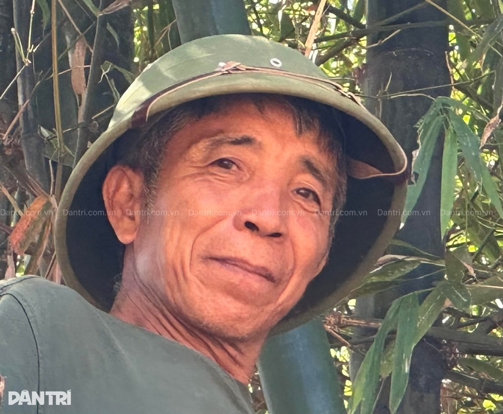 Cụ ông bị lũ cuốn ra bụi tre, mắt đỏ hoe nhìn nhà sập - 3 Cụ ông bị lũ cuốn ra bụi tre, mắt đỏ hoe nhìn nhà sập - 3