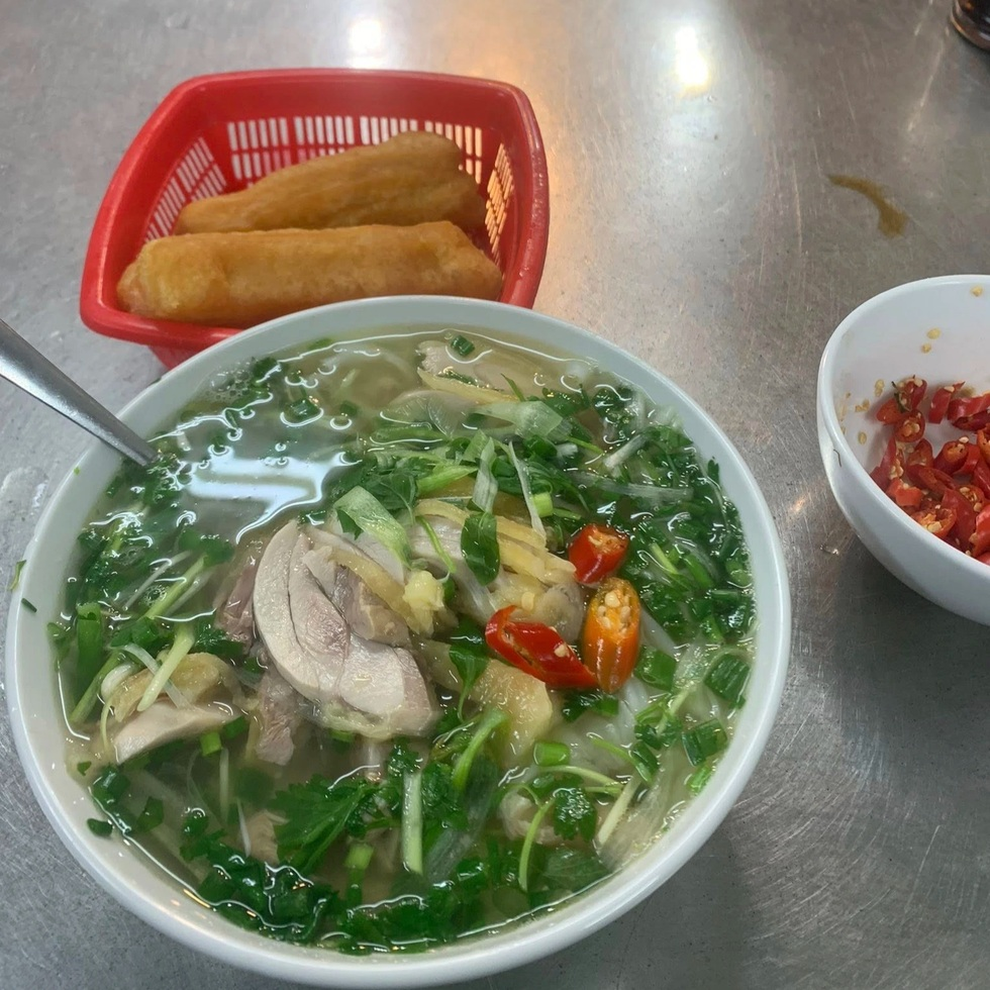 Ăn phở giá 150.000 đồng và 60.000 đồng ở Hà Nội, khách nước ngoài nói gì? - 3 Ăn phở giá 150.000 đồng và 60.000 đồng ở Hà Nội, khách nước ngoài nói gì? - 3