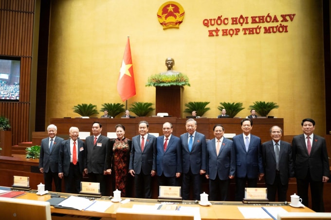 Lãnh đạo, nguyên lãnh đạo Đảng, Nhà nước dự phiên khai mạc kỳ họp 10 - kỳ họp cuối cùng Quốc hội khóa 15. Ảnh: Hoàng Phong