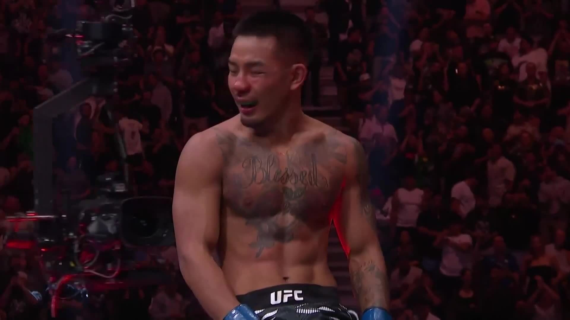 Joshua Van - Võ sĩ Myanmar gây sốt tại UFC