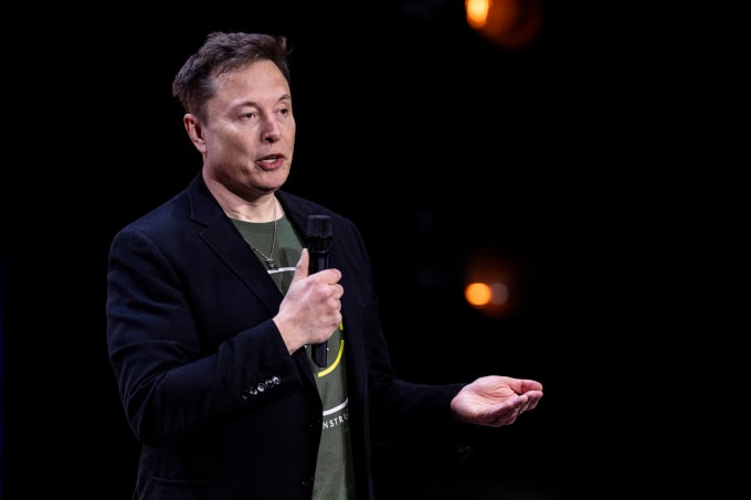 Tỷ phú Elon Musk phát biểu tại sự kiện ở Harrisburg, bang Pennsylvania ngày 19/10. Ảnh: AP