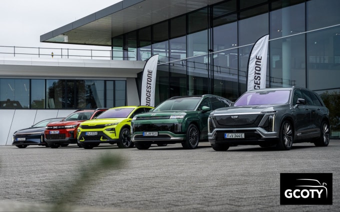 5 mẫu xe giành giải ở các hạng mục riêng lẻ của GCOTY 2026, từ trái sang gồm Lucid Air Sapphire, Dacia Bigster, Skoda Elroq, Hyundai Ioniq 9 và Cadillac Vistiq. Ảnh: GCOTY