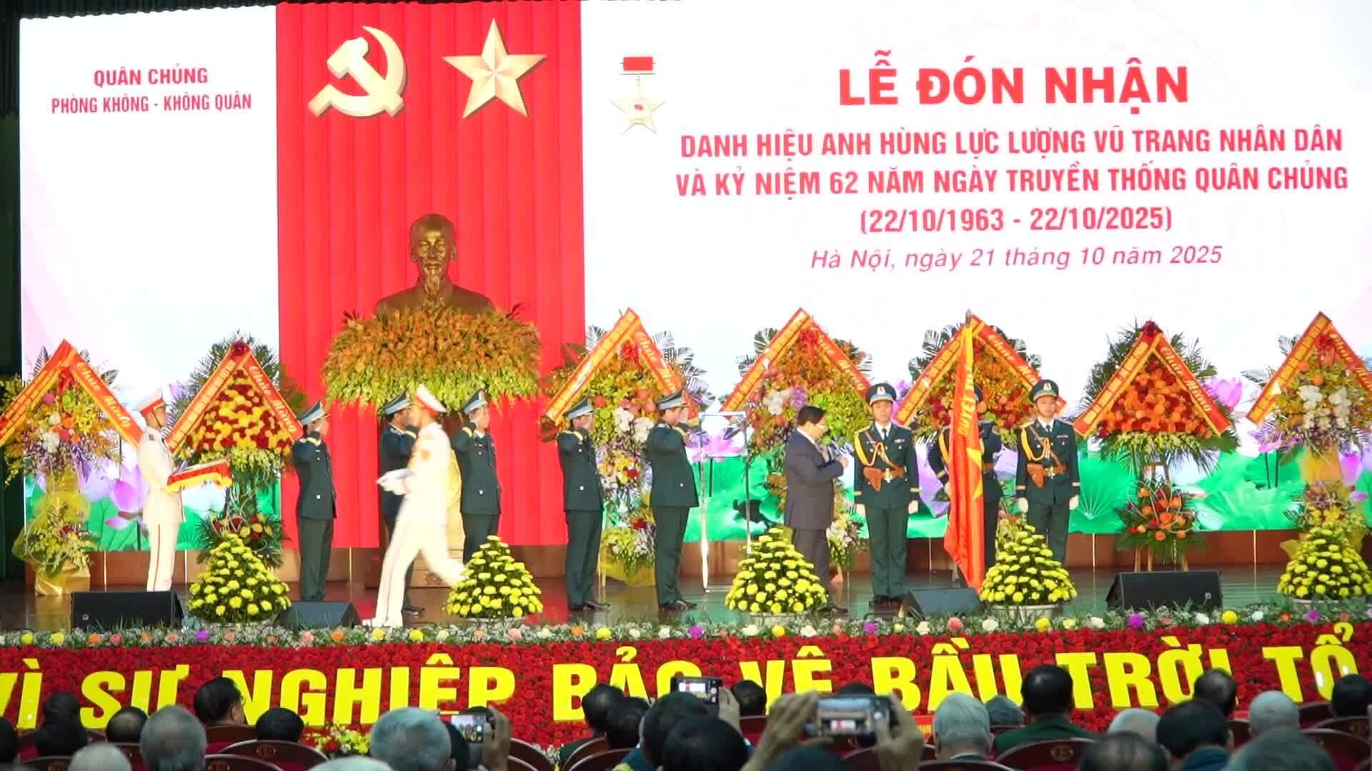 Thủ tướng trao danh hiệu anh hùng lực lượng vũ trang nhân dân cho quân chủng PK-KQ