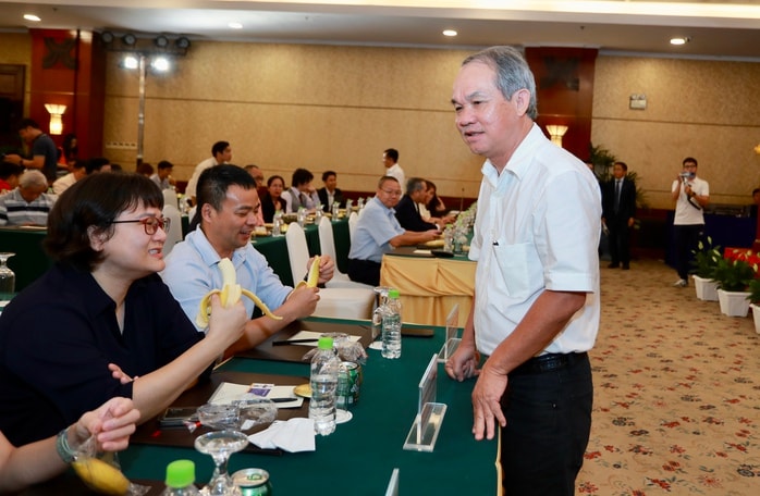 Sau heo, chuối, sầu riêng... bầu Đức tiết lộ đang nuôi cá tầm- Ảnh 1. Sau heo, chuối, sầu riêng... bầu Đức tiết lộ đang nuôi cá tầm- Ảnh 1.