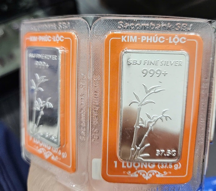 Giá bạc hôm nay 21 - 10 giảm mạnh , ngược chiều giá vàng - Ảnh 2. Giá bạc hôm nay 21 - 10 giảm mạnh , ngược chiều giá vàng - Ảnh 2.