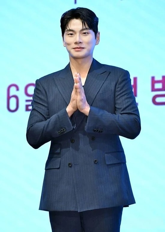 Lee Yi Kyung ảnh 1 Lee Yi Kyung anh 1