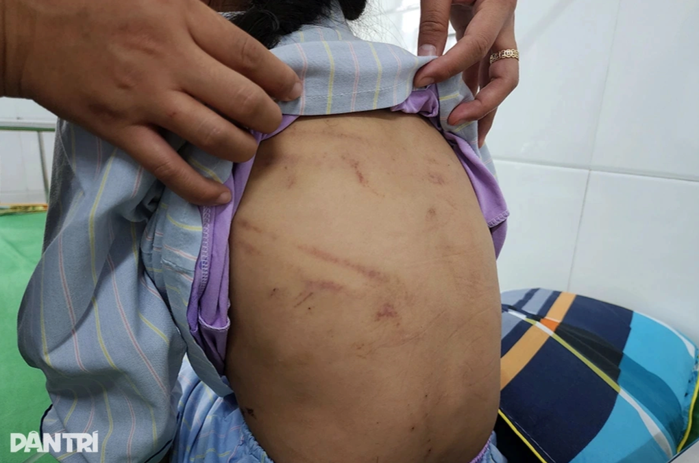 Chuyên gia: Nên làm gì để con không tổn thương khi cha mẹ đi bước nữa? - 1 Chuyên gia: Nên làm gì để con không tổn thương khi cha mẹ đi bước nữa? - 1