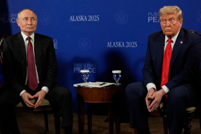 Tổng thống Putin và Tổng thống Trump trong cuộc hội đàm tại Alaska ngày 15/8. Ảnh: AP