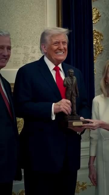 Ông Trump nhận giải 'Kiến trúc sư Hòa bình'