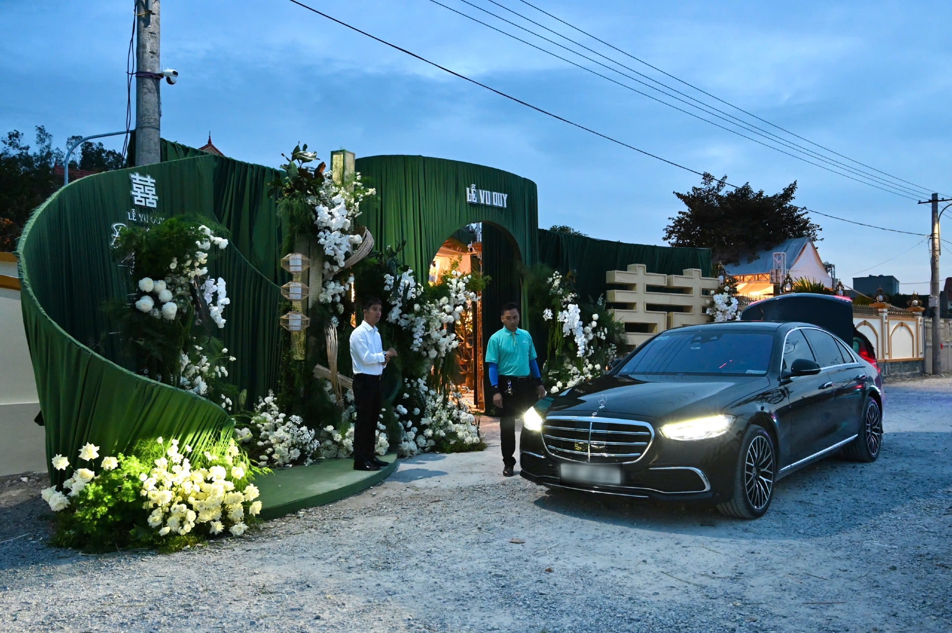 Do Thi Ha cuoi anh 2