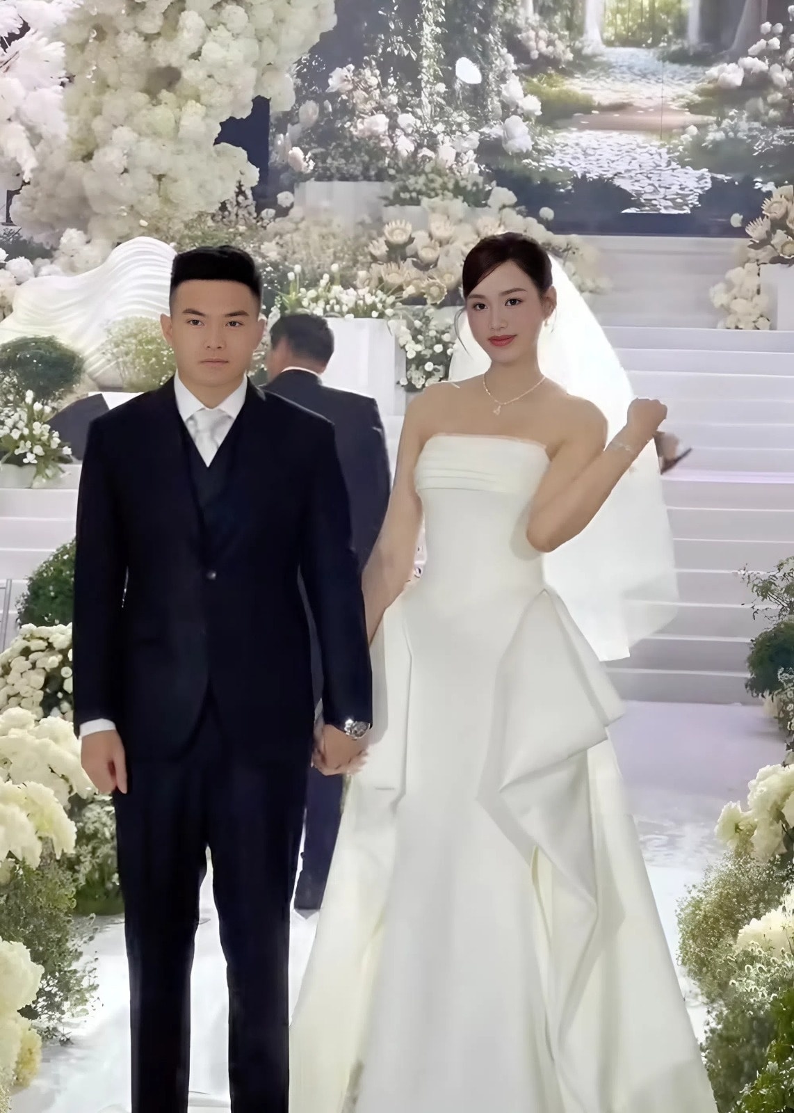 Đỗ Thị Hà cưới ảnh 1 Do Thi Ha cuoi anh 1