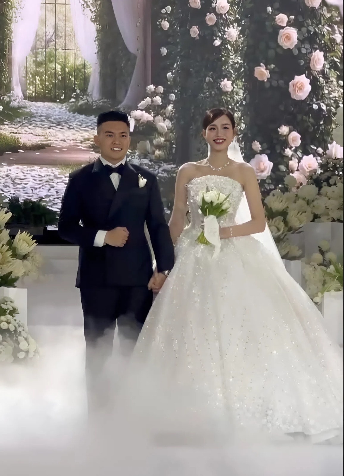 Đỗ Thị Hà cưới ảnh 1 Do Thi Ha cuoi anh 1