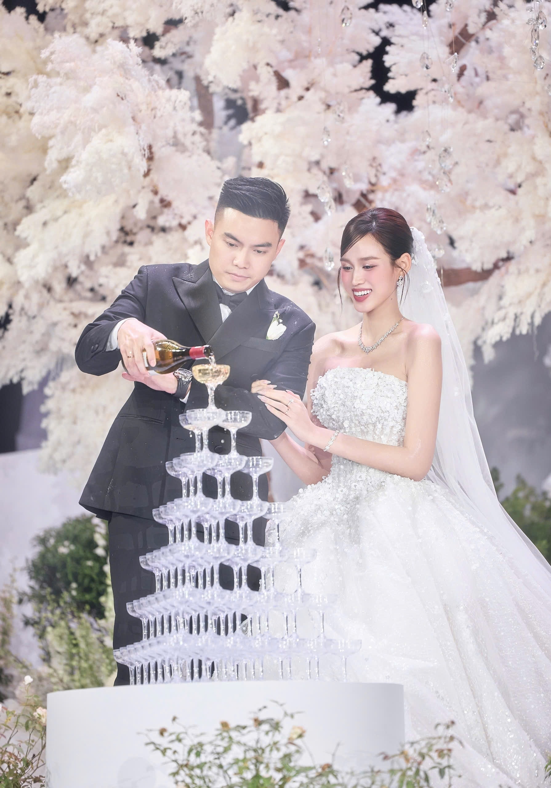 Đỗ Thị Hà cưới ảnh 2 Do Thi Ha cuoi anh 2