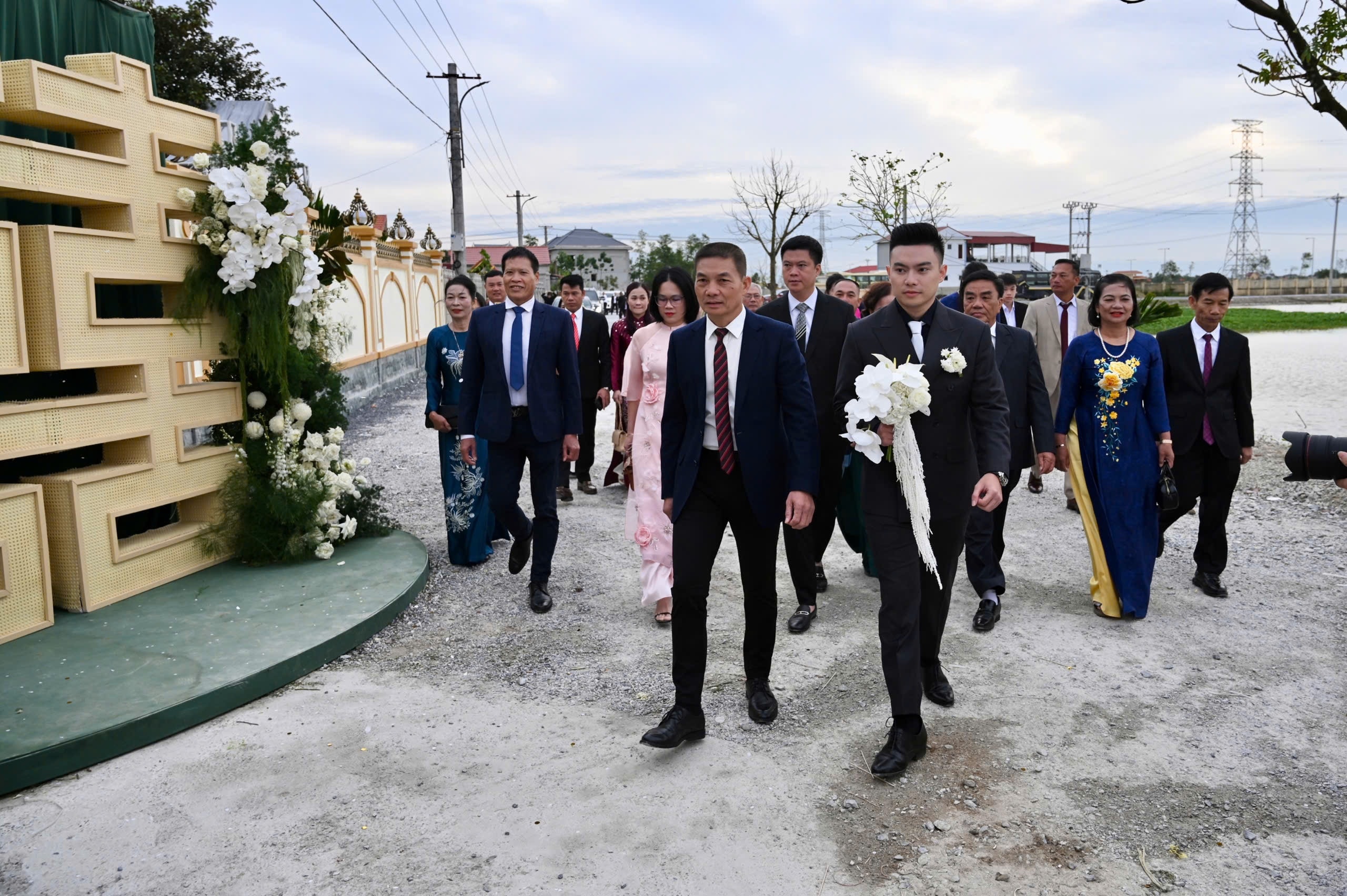 Hoa hau Do Thi Ha anh 2