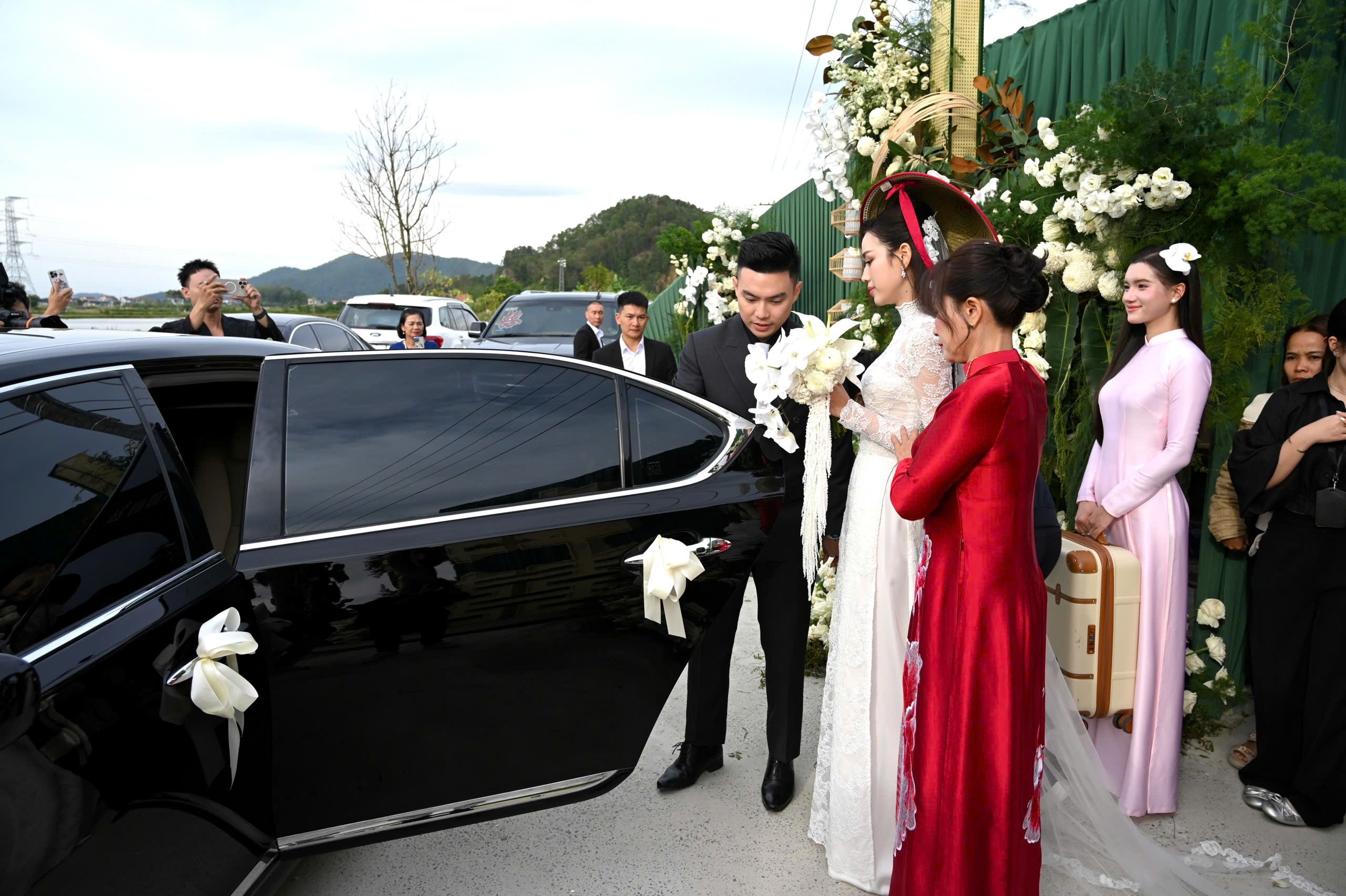 Hoa hau Do Thi Ha anh 7