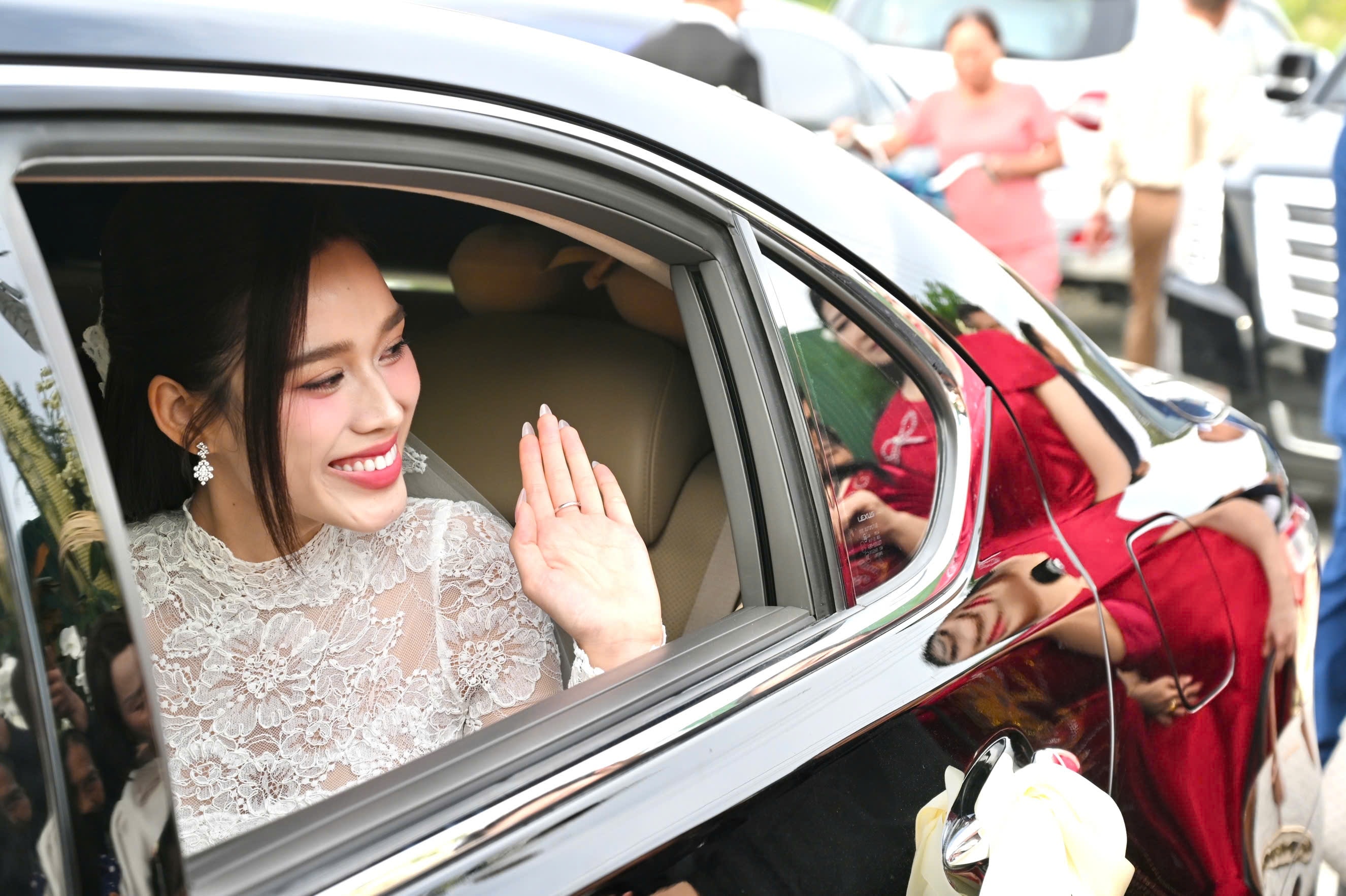 Hoa hau Do Thi Ha anh 9