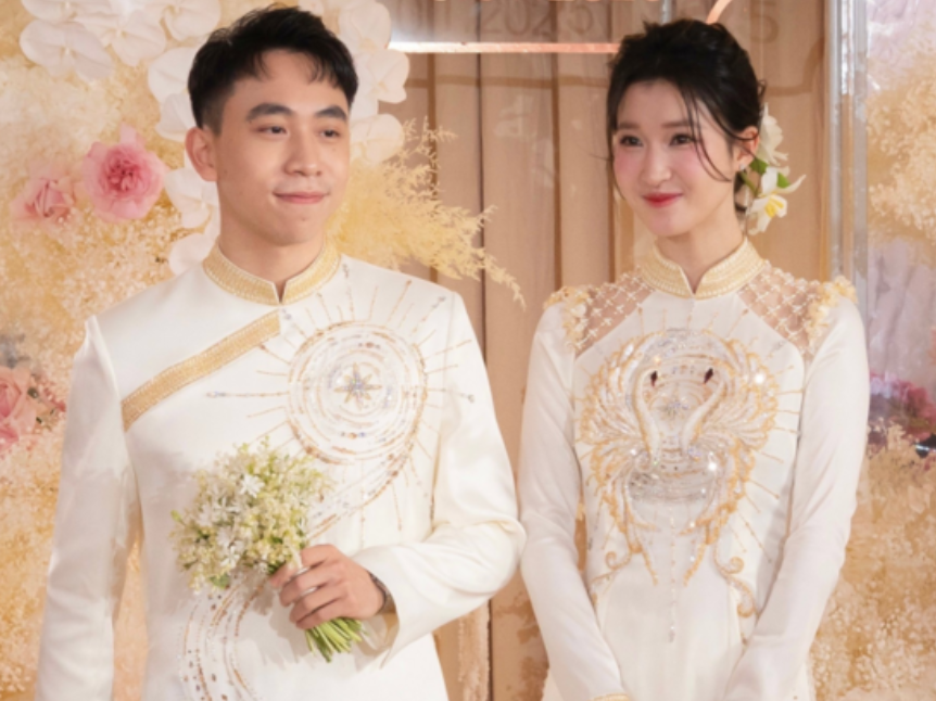 Á hậu Phương Nhi và doanh nhân Phạm Nhật Minh Hoàng trong lễ ăn hỏi tháng 1/2025.