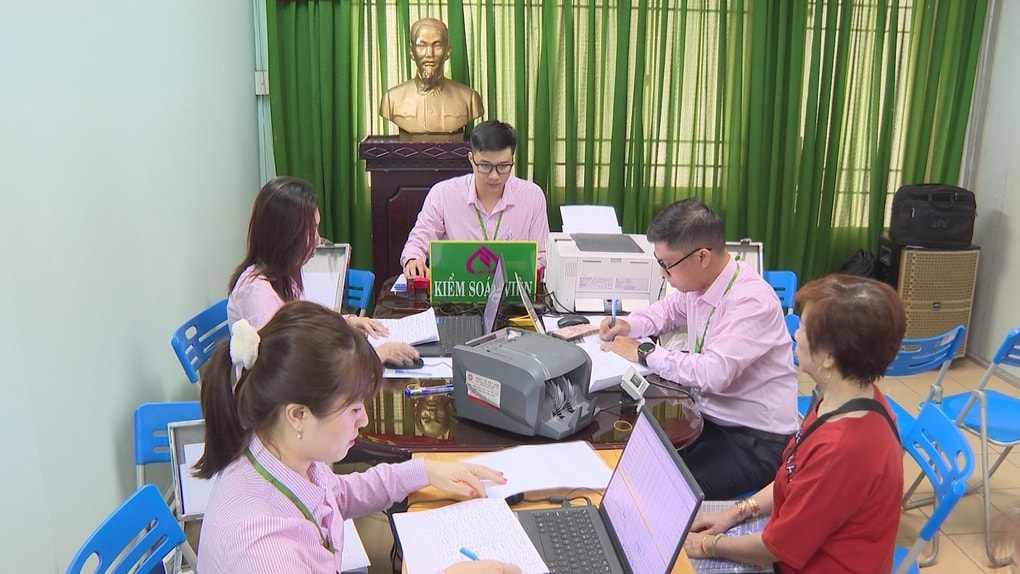 TPHCM: Vốn chính sách giúp tạo việc làm cho gần 76.000 lao động - 1 TPHCM: Vốn chính sách giúp tạo việc làm cho gần 76.000 lao động - 1