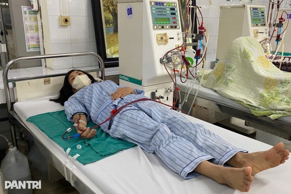 Con gái 12 tuổi nguy kịch sau tai nạn, mẹ đơn thân mắc suy thận cầu cứu - 2 Con gái 12 tuổi nguy kịch sau tai nạn, mẹ đơn thân mắc suy thận cầu cứu - 2