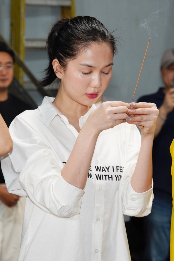 Ngọc Trinh ở buổi lễ khai máy tác phẩm mới giữa tháng 10. Ảnh: Thu Hương