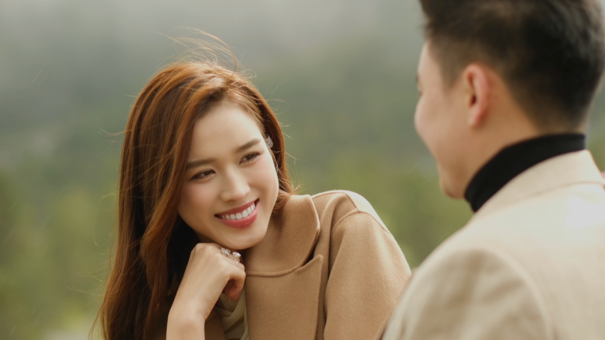 Đỗ Thị Hà và chồng nói về chặng đường yêu và cưới