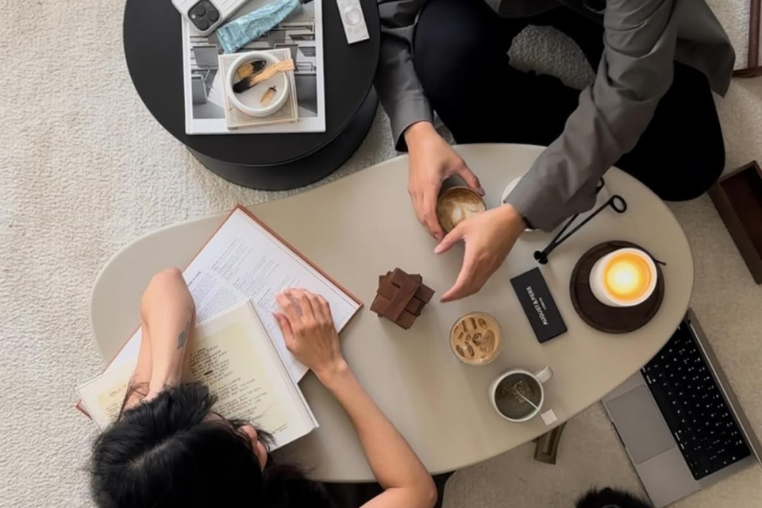 goc-nhin-tam-ly-ve-workdate.png