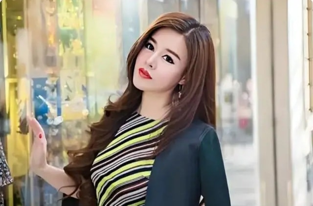 Nữ tỷ phú 55 tuổi gây xôn xao khi công khai yêu trai trẻ kém 30 tuổi - Ảnh 2.