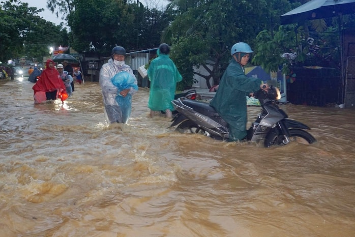 Đà Nẵng cảnh báo về trận mưa đặc biệt lớn - Ảnh 2. Đà Nẵng cảnh báo về trận mưa đặc biệt lớn - Ảnh 2.