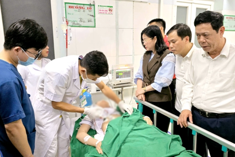 cac-nan-nhan-trong-vu-tan-cong-benh-vien-san-nhi-nghe-an-da-qua-con-nguy-kich.png