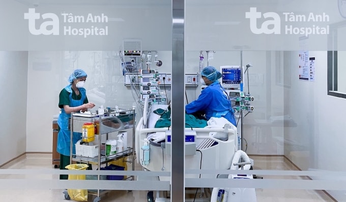 Người bệnh được chăm sóc ở khoa Hồi sức tích cực và Chống độc (ICU). Ảnh: Bệnh viện Đa khoa Tâm Anh